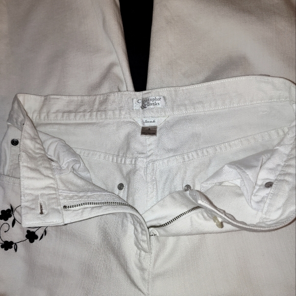 Christopher & Banks Stretch White and Black Bordered Flowers Size 8 - Picture 9 of 15